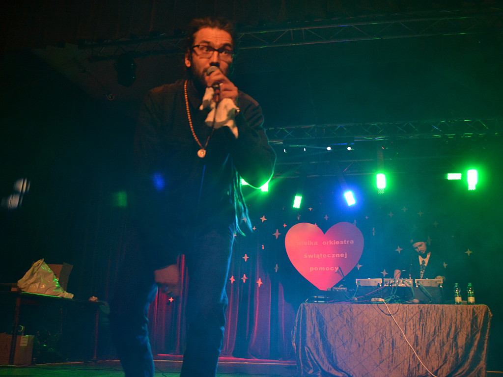 Kartuzy tańczyły reggae z Ras Lutą na 24. finale WOŚP