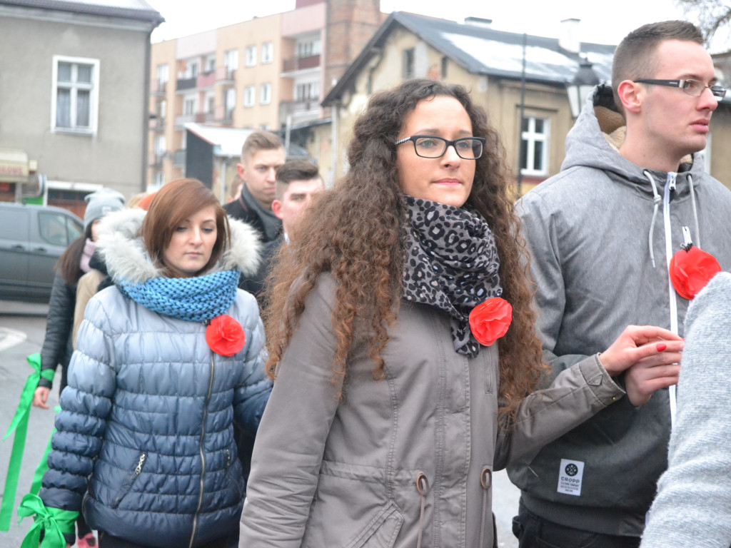 Kartuzy. Tradycyjny polonez maturzystów z kaszubską nutą