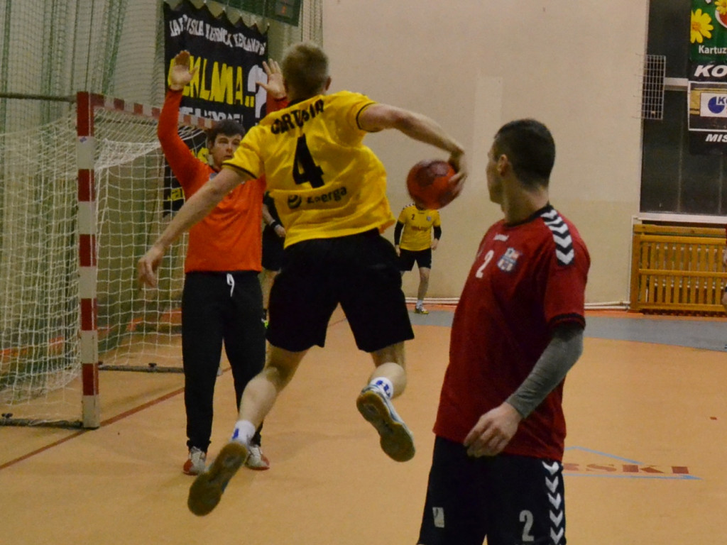 Piłka ręczna. GKS Żukowo znokautował Cartusię 30:13