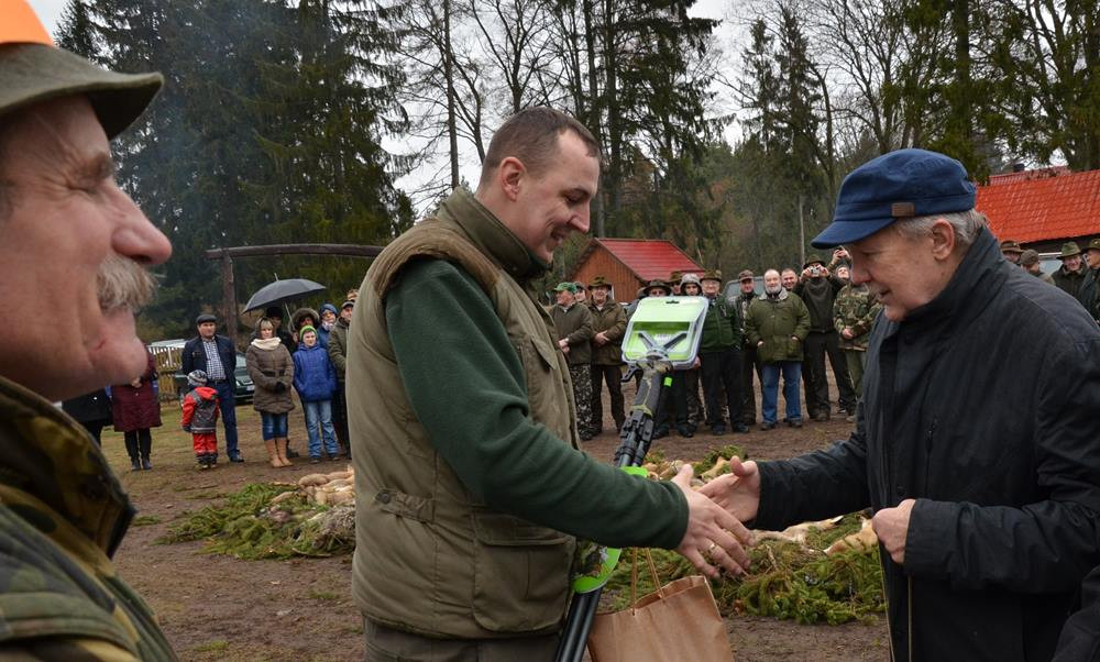 Pażęce. Myśliwi podsumowali polowanie na lisy i inne szkodniki