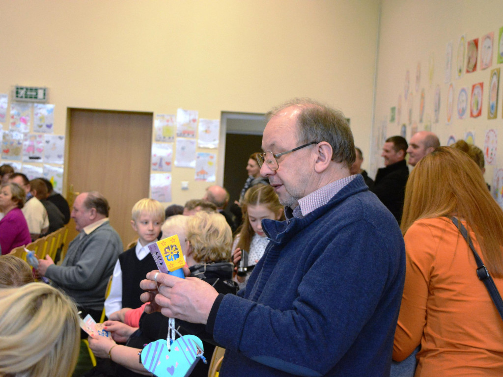 Sulęczyno. Uczniowie przygotowali niespodziankę z okazji Dnia Babci i Dziadka