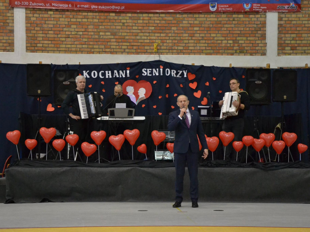 Żukowo. Prawie 400 najstarszych mieszkańców bawiło się na Balu Seniora