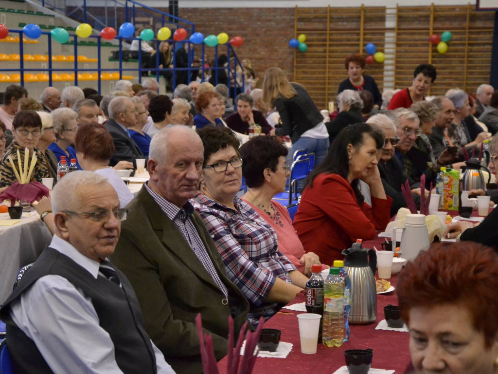 Żukowo. Prawie 400 najstarszych mieszkańców bawiło się na Balu Seniora