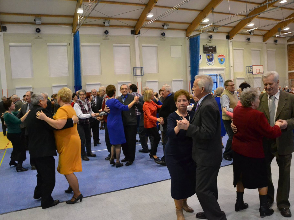 Żukowo. Prawie 400 najstarszych mieszkańców bawiło się na Balu Seniora