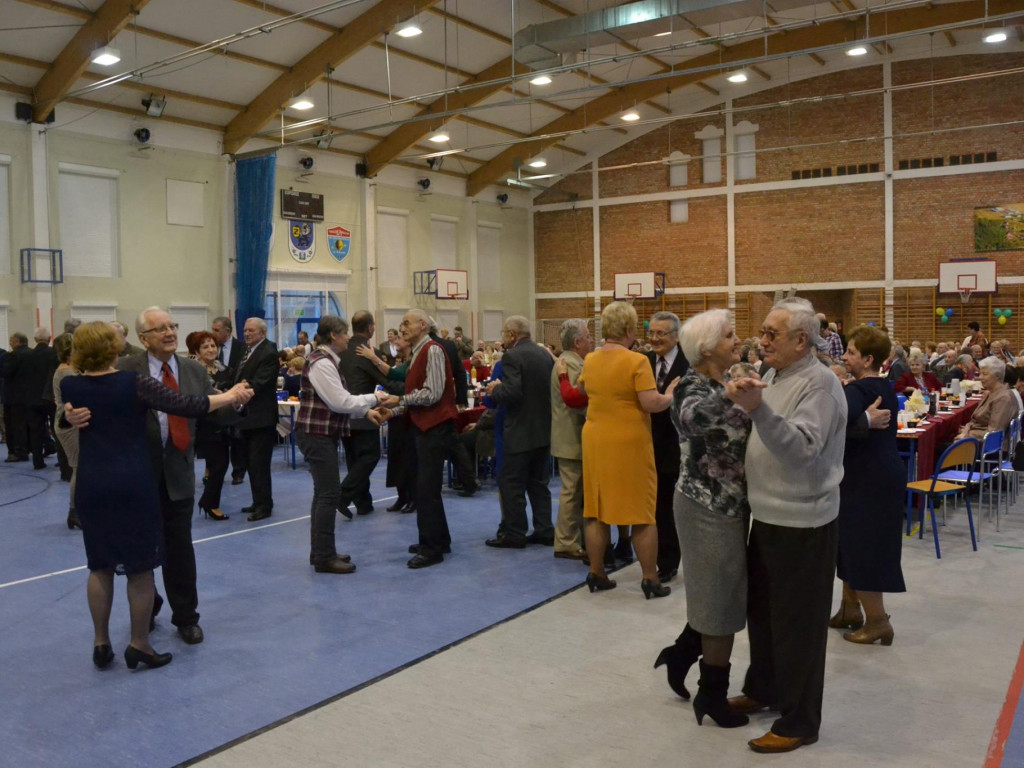 Żukowo. Prawie 400 najstarszych mieszkańców bawiło się na Balu Seniora