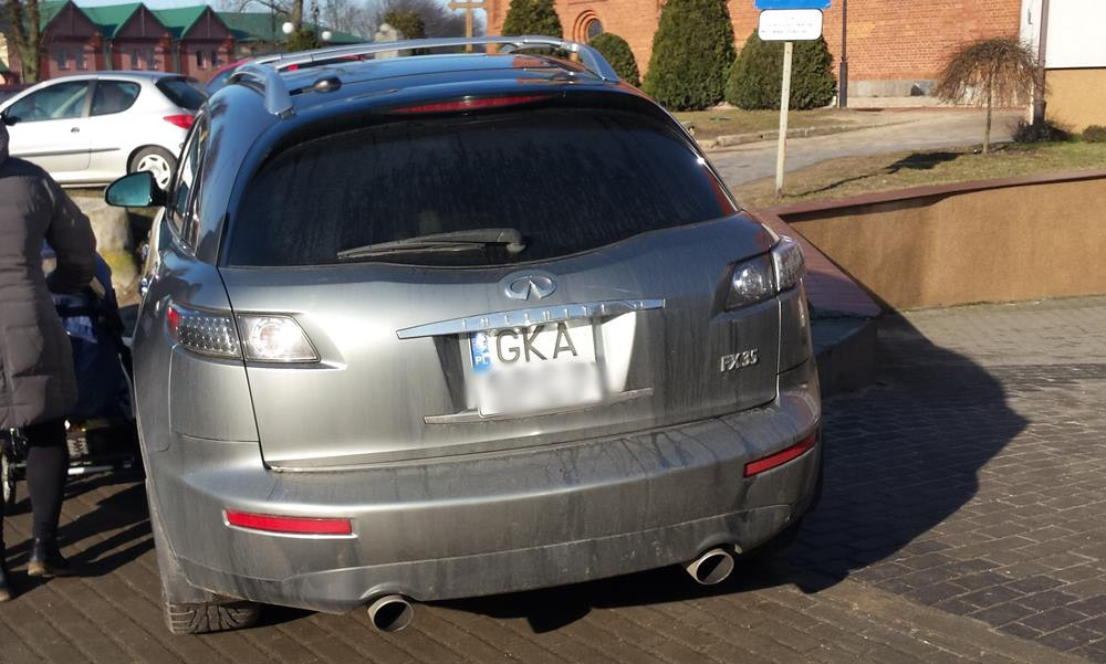 Sierakowice. Według tych kierowców przepisy ruchu drogowego nie obowiązują w niedzielę
