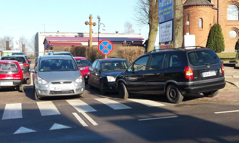 Sierakowice. Według tych kierowców przepisy ruchu drogowego nie obowiązują w niedzielę