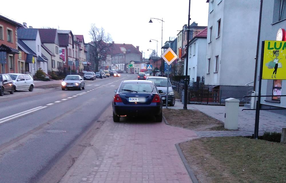 Sierakowice. Według tych kierowców przepisy ruchu drogowego nie obowiązują w niedzielę