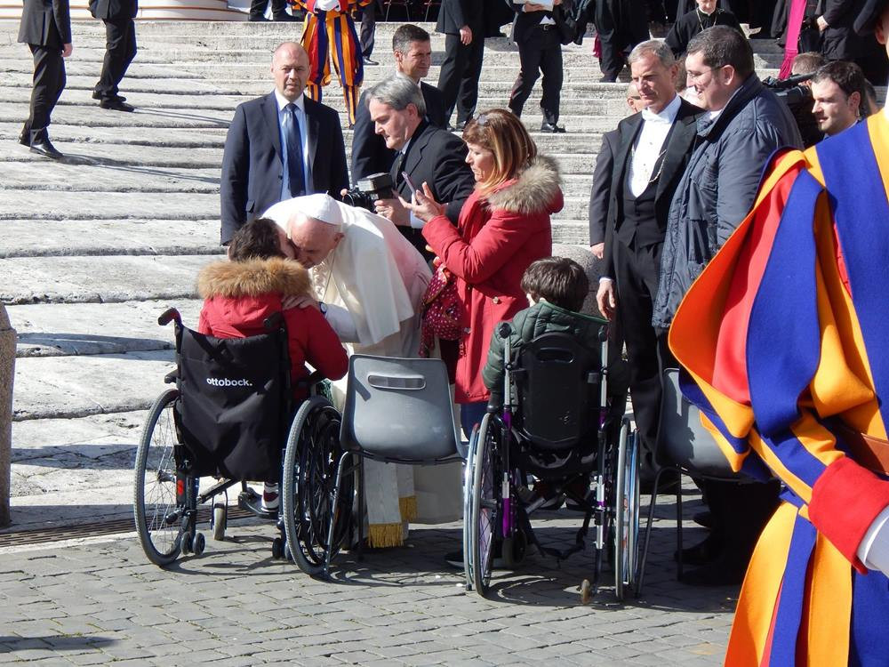 Pielgrzymi z Sianowa na audiencji u papieża. Zainspirował ich Arek