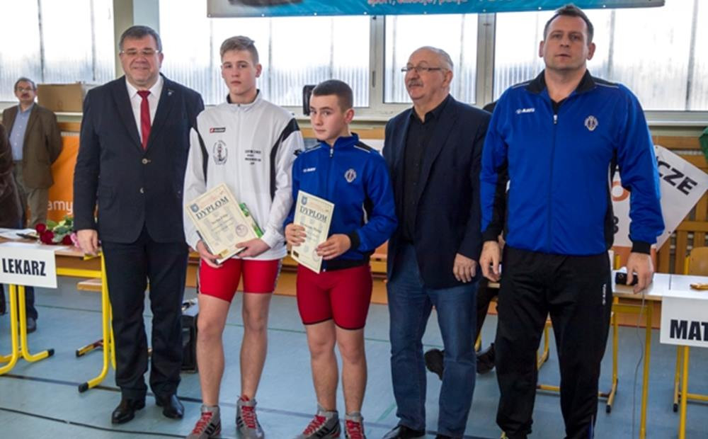 Mistrzostwa Wybrzeża w zapasach. Udany start kartuskich zapaśników