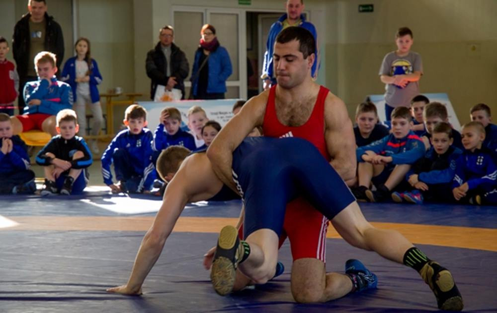 Mistrzostwa Wybrzeża w zapasach. Udany start kartuskich zapaśników