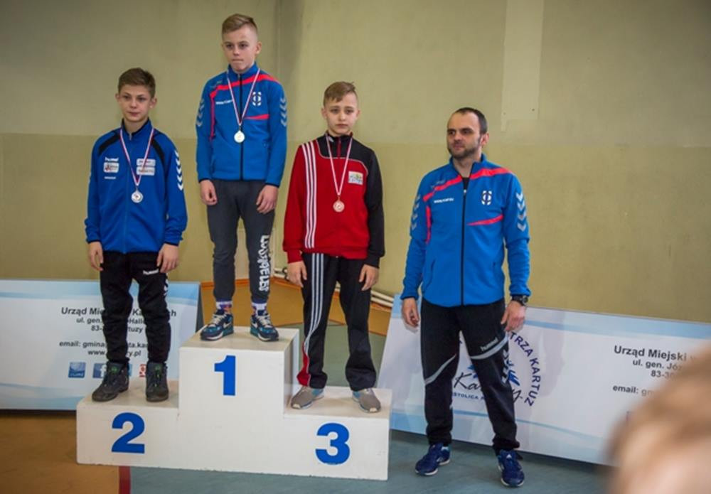 Mistrzostwa Wybrzeża w zapasach. Udany start kartuskich zapaśników