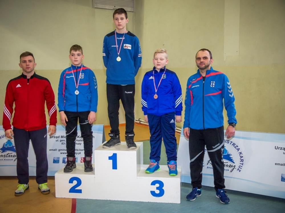 Mistrzostwa Wybrzeża w zapasach. Udany start kartuskich zapaśników