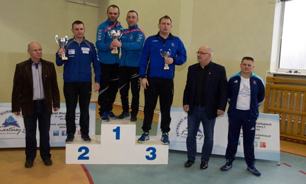 Mistrzostwa Wybrzeża w zapasach. Udany start kartuskich zapaśników