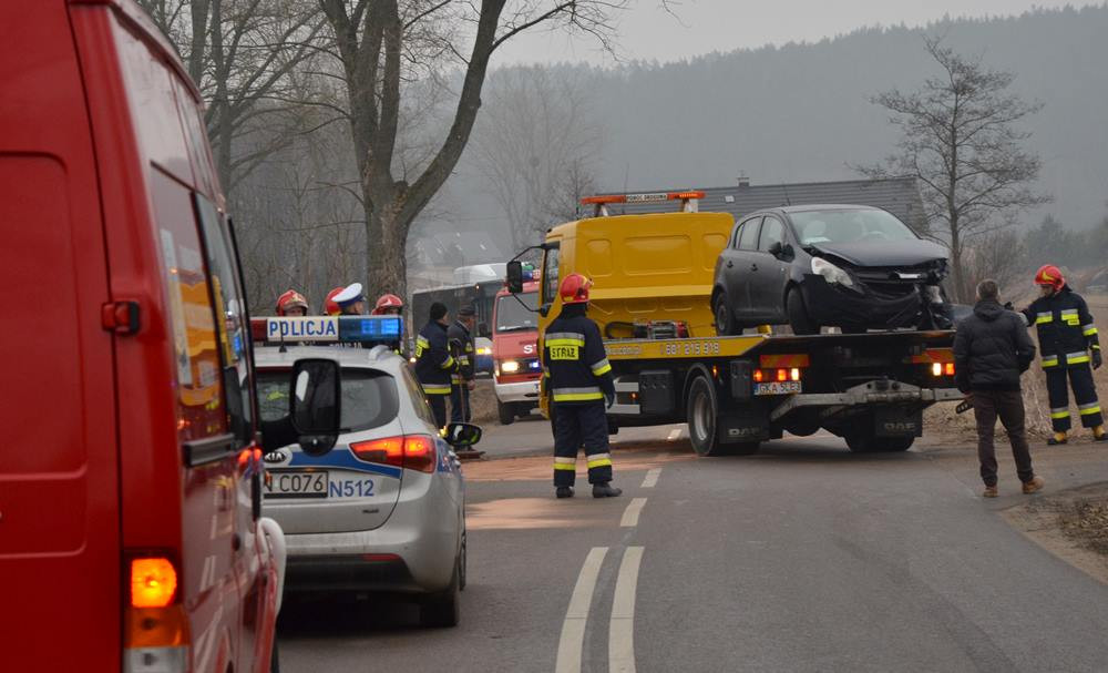 Kobysewo. Zderzenie dwóch samochodów. Jedna osoba ranna