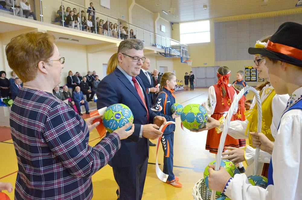 Banino. Hala sportowa oficjalnie otwarta