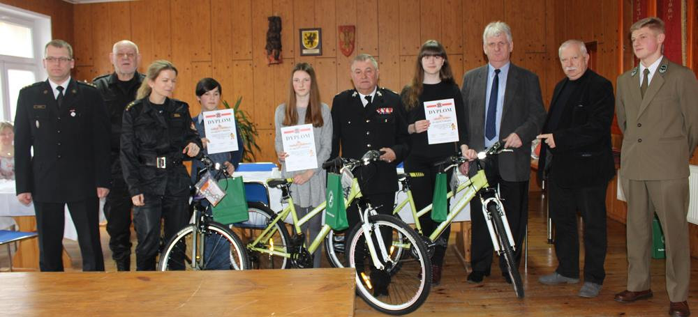 Sulęczyno. Uczniowie poznają zasady postępowania w przypadku pożaru