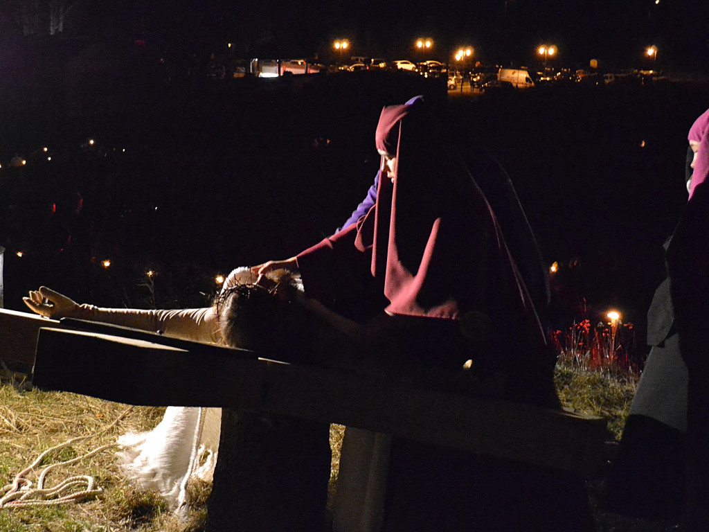 Żukowo. Poruszające Misterium Męki Pańskiej w nocnej scenerii