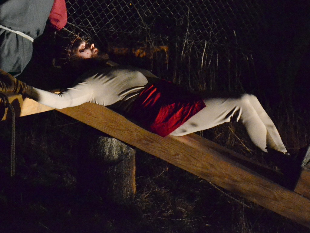 Żukowo. Poruszające Misterium Męki Pańskiej w nocnej scenerii