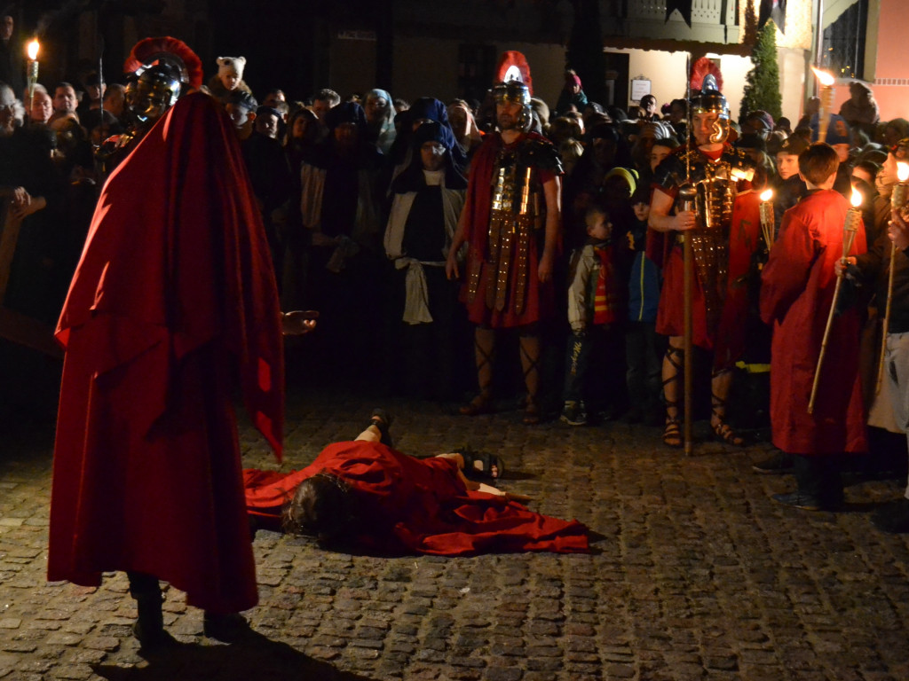 Żukowo. Poruszające Misterium Męki Pańskiej w nocnej scenerii
