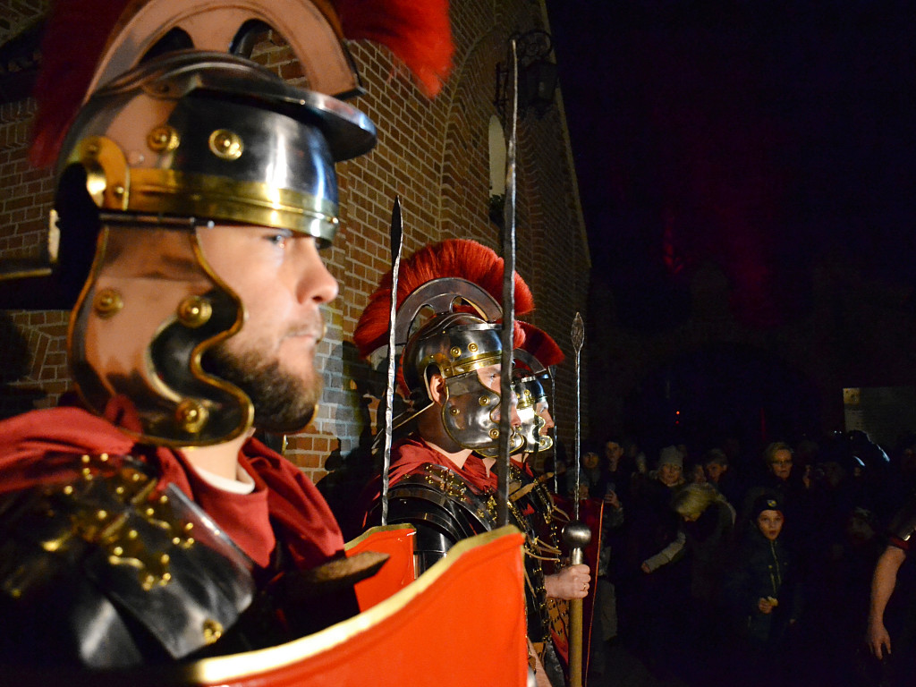 Żukowo. Poruszające Misterium Męki Pańskiej w nocnej scenerii