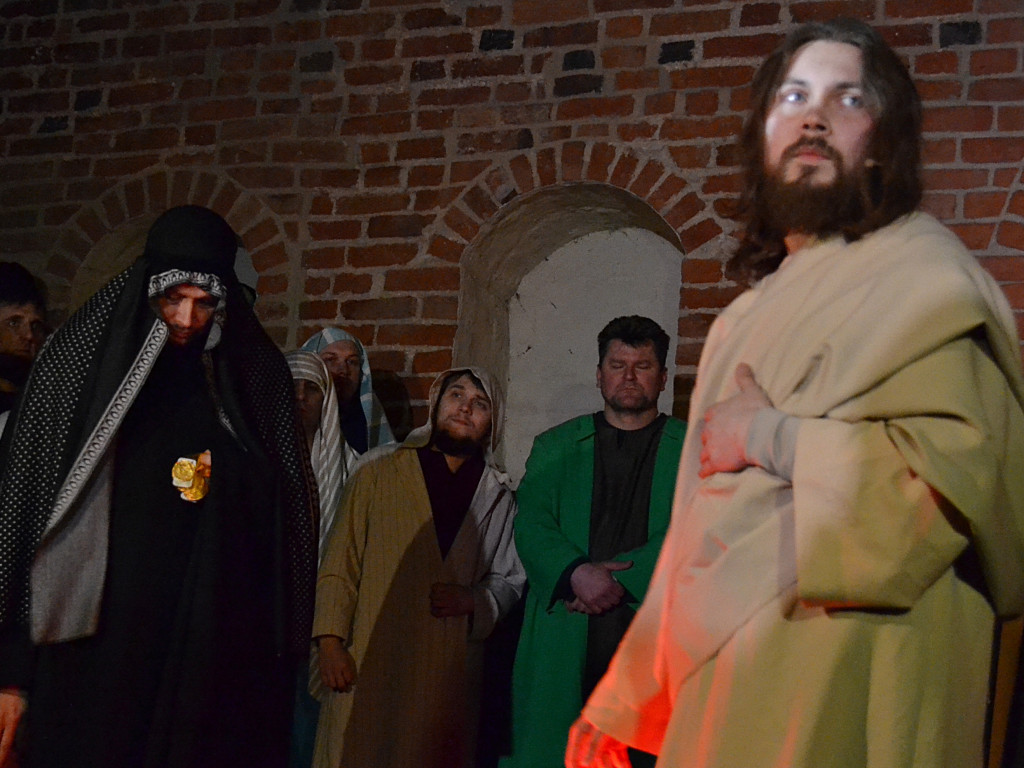 Żukowo. Poruszające Misterium Męki Pańskiej w nocnej scenerii