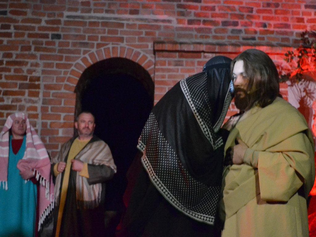 Żukowo. Poruszające Misterium Męki Pańskiej w nocnej scenerii