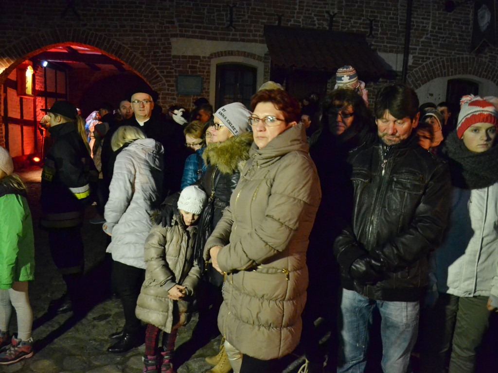 Żukowo. Poruszające Misterium Męki Pańskiej w nocnej scenerii