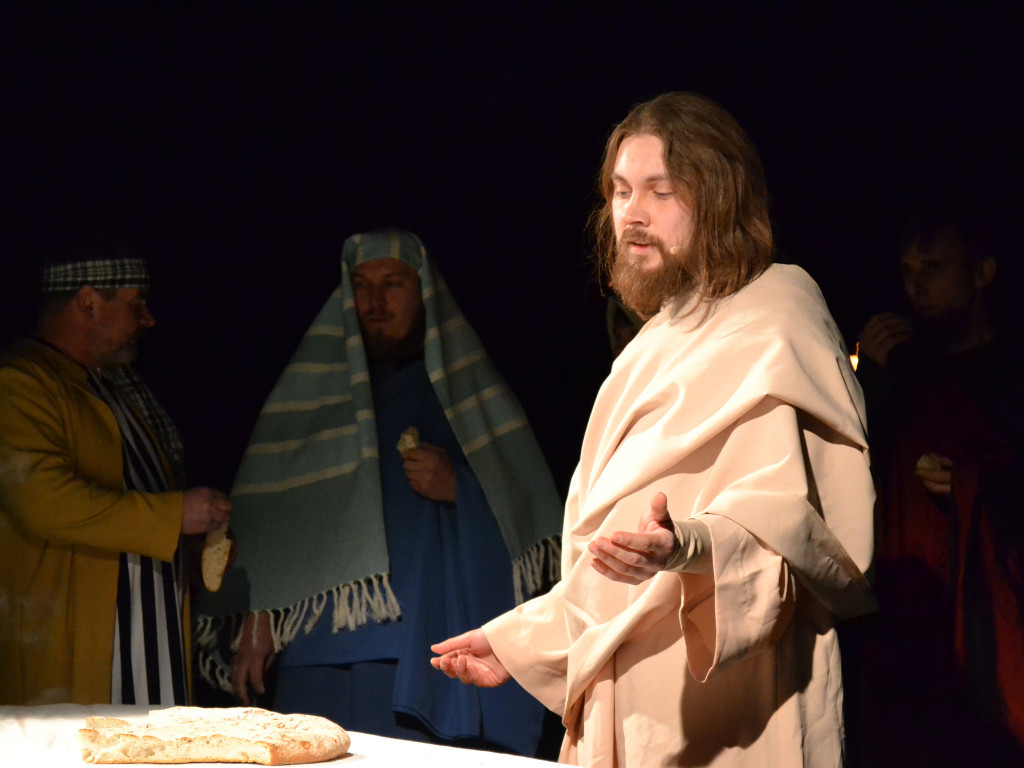 Żukowo. Poruszające Misterium Męki Pańskiej w nocnej scenerii