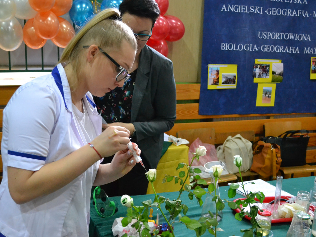 Dni Otwarte w szkołach ponadgimnazjalnych. Gimnazjaliści zapoznają się z ofertą kształcenia