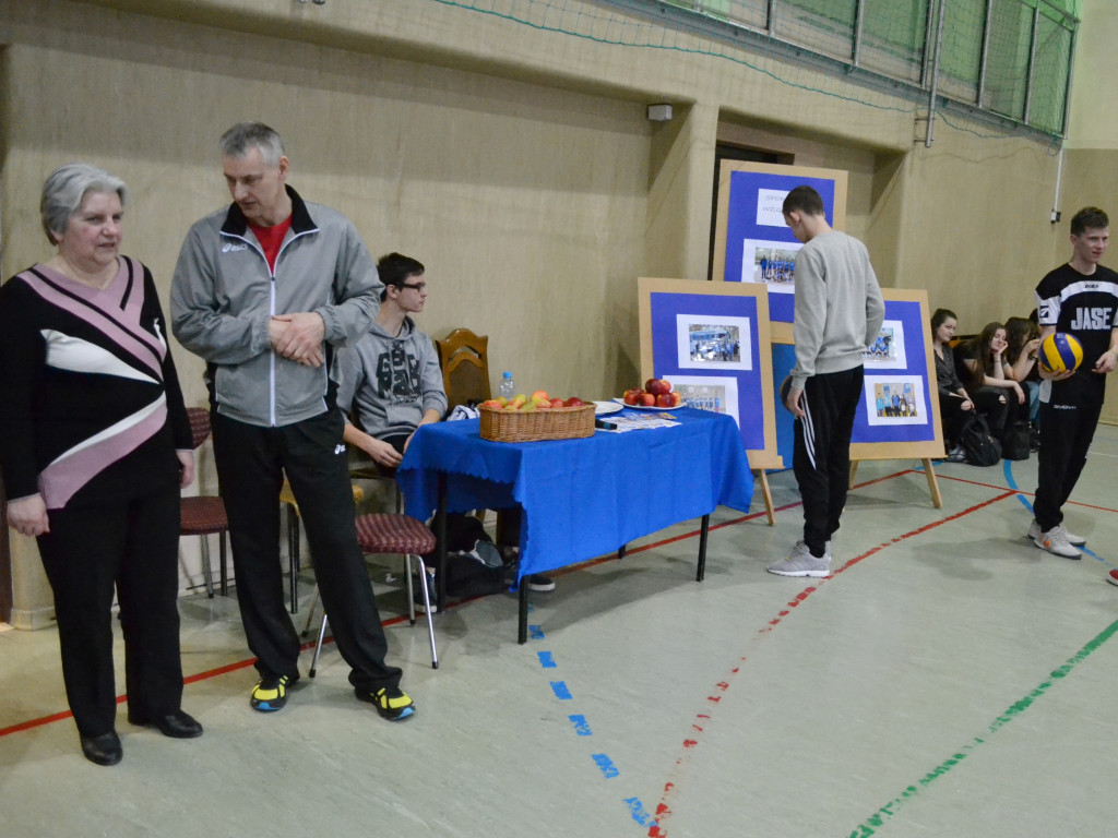 Dni Otwarte w szkołach ponadgimnazjalnych. Gimnazjaliści zapoznają się z ofertą kształcenia