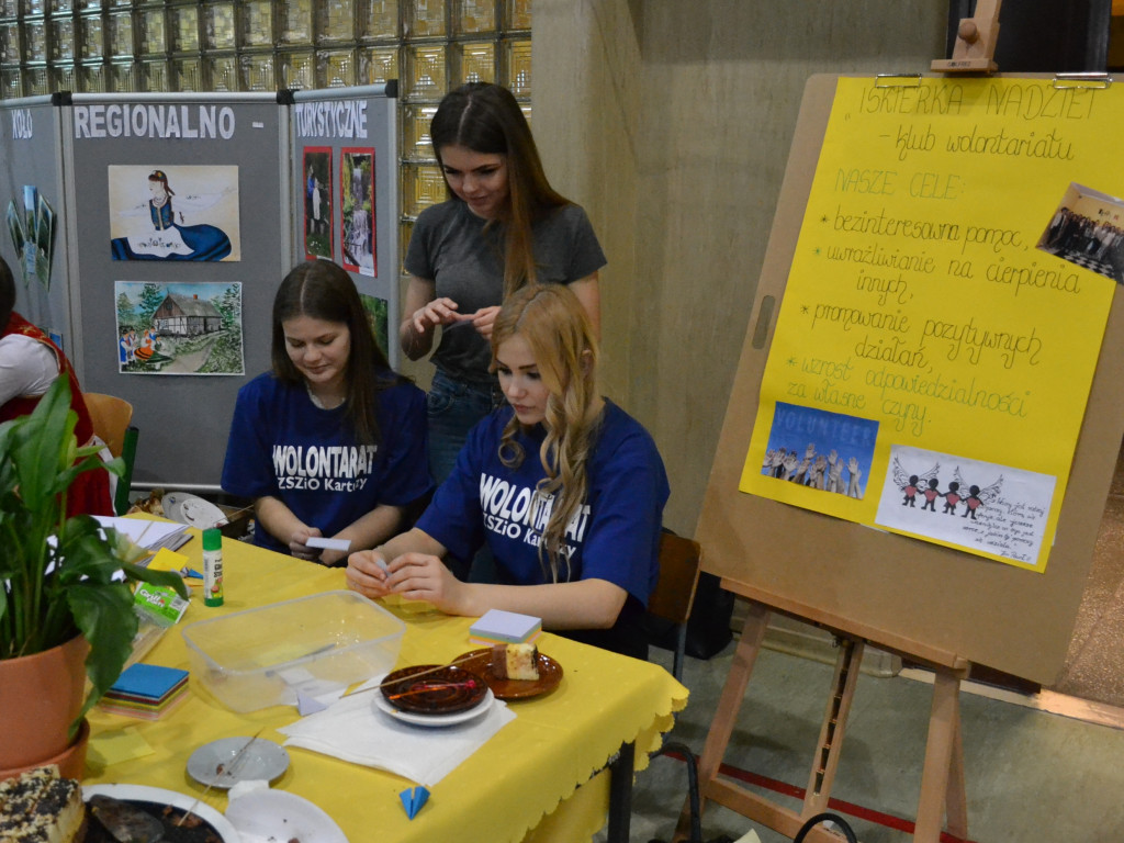Dni Otwarte w szkołach ponadgimnazjalnych. Gimnazjaliści zapoznają się z ofertą kształcenia