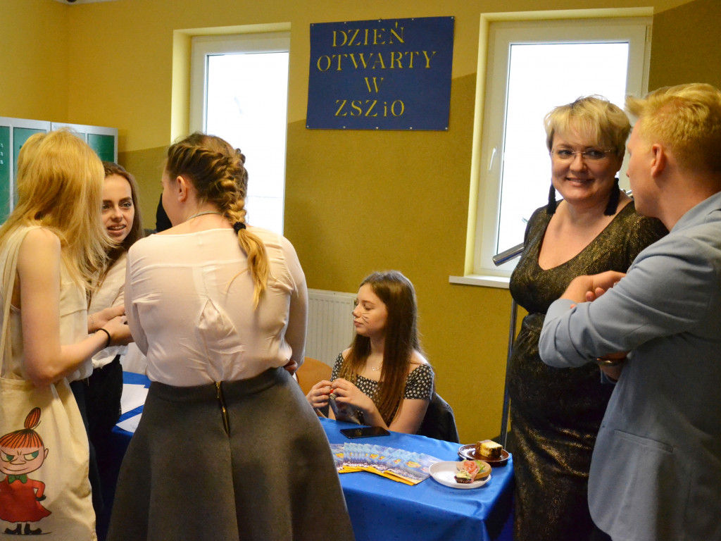 Dni Otwarte w szkołach ponadgimnazjalnych. Gimnazjaliści zapoznają się z ofertą kształcenia
