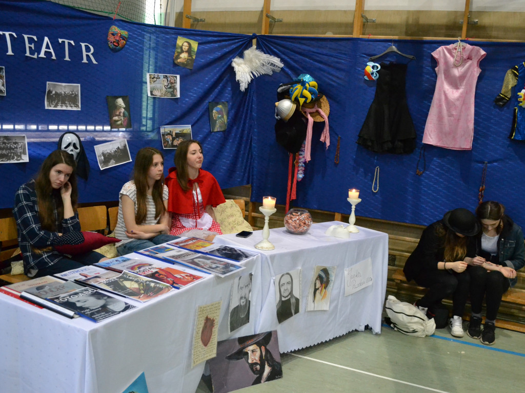 Dni Otwarte w szkołach ponadgimnazjalnych. Gimnazjaliści zapoznają się z ofertą kształcenia