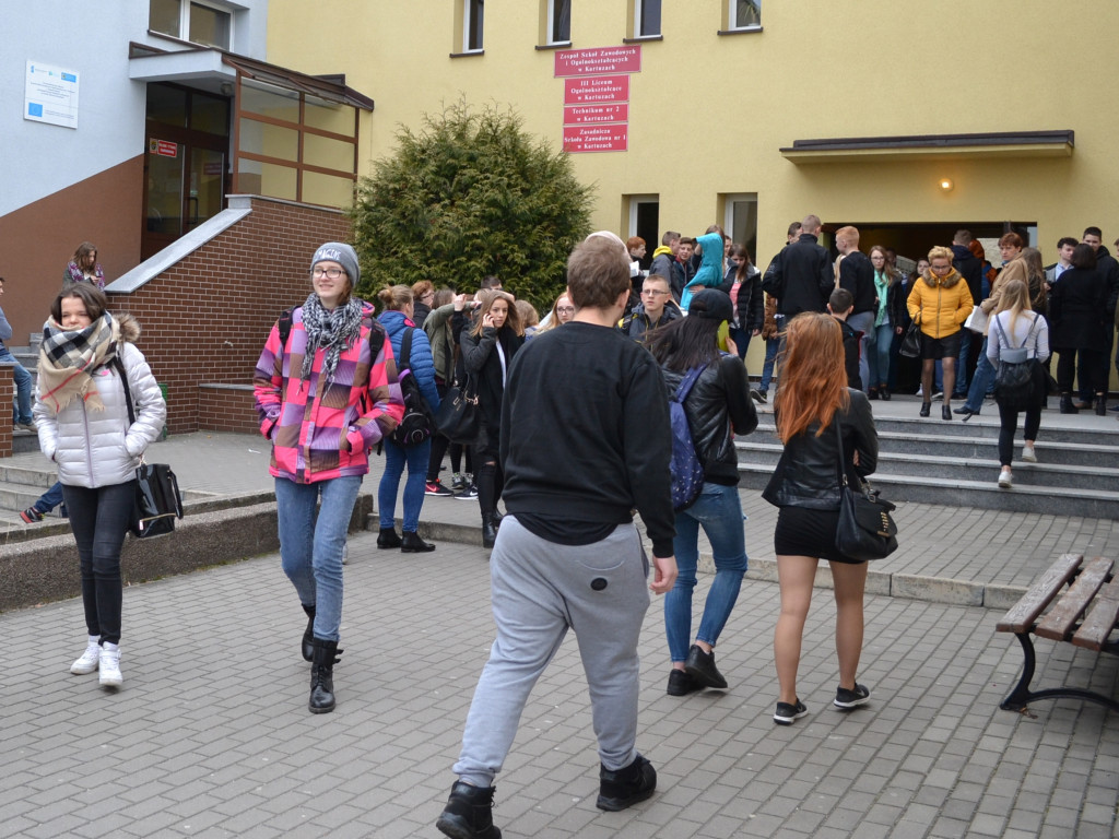 Dni Otwarte w szkołach ponadgimnazjalnych. Gimnazjaliści zapoznają się z ofertą kształcenia