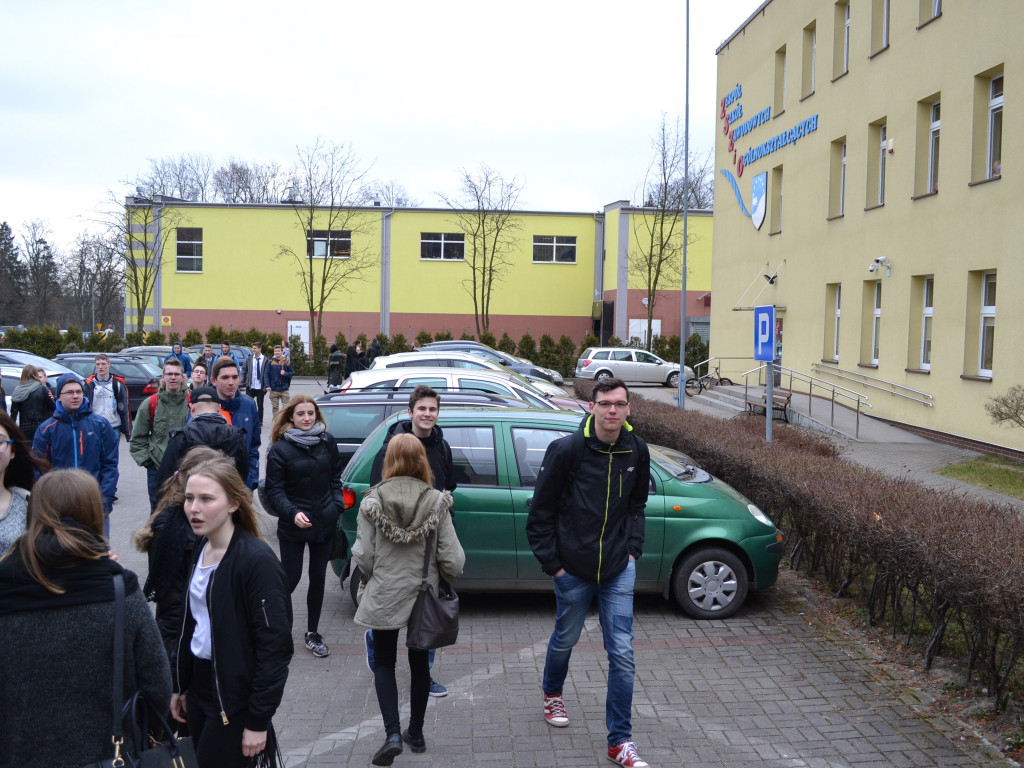 Dni Otwarte w szkołach ponadgimnazjalnych. Gimnazjaliści zapoznają się z ofertą kształcenia