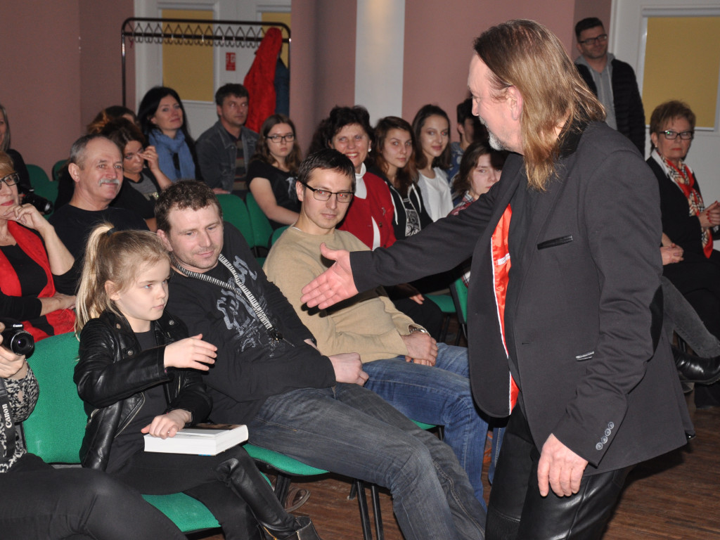 Kartuzy. Marek Piekarczyk nastrojowo i akustycznie