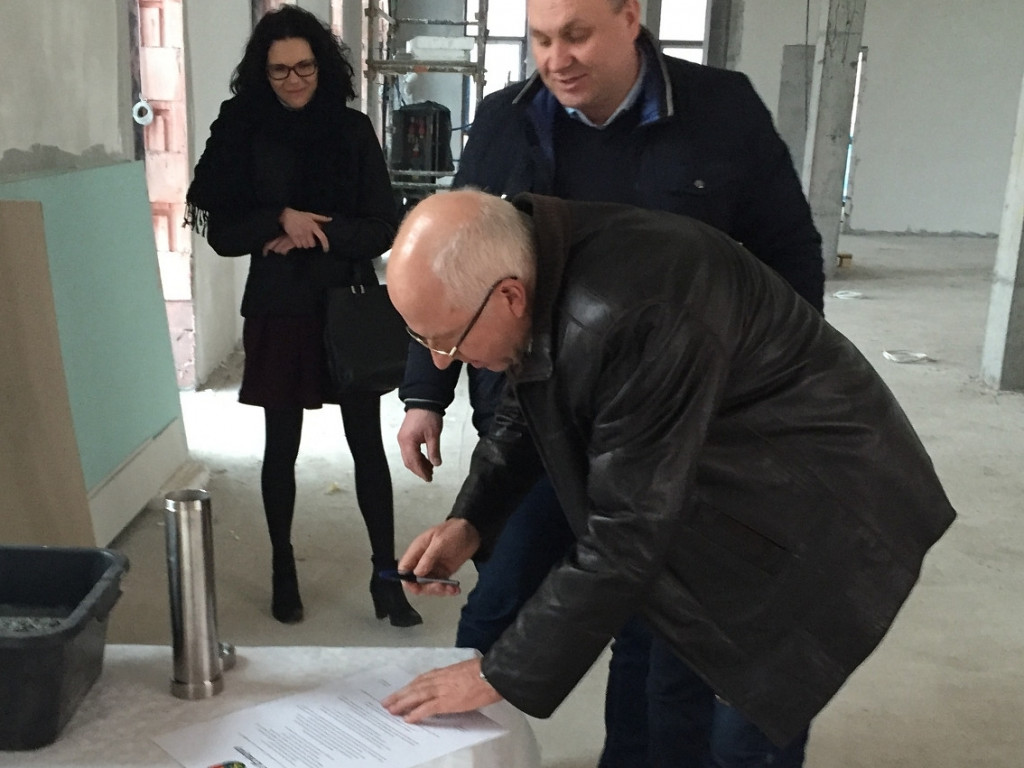 Stężyca. Wmurowano akt erekcyjny pod budowę Urzędu Gminy