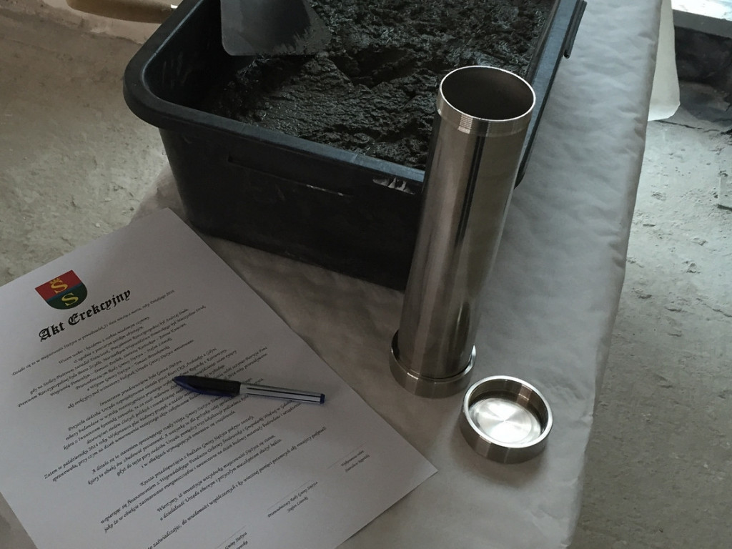 Stężyca. Wmurowano akt erekcyjny pod budowę Urzędu Gminy