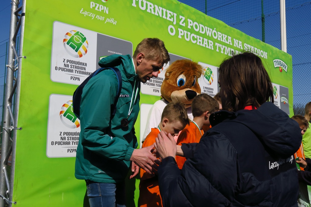 Dziewczęta z Kamienicy Szlacheckiej zajęły 1., a chłopcy z Kartuz 3. miejsce w turnieju o Puchar Tymbarku