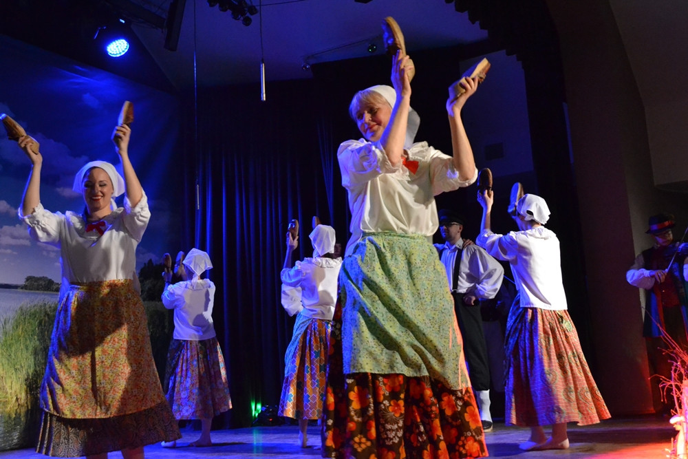 Kartuzy. Zespół Pieśni i Tańca 