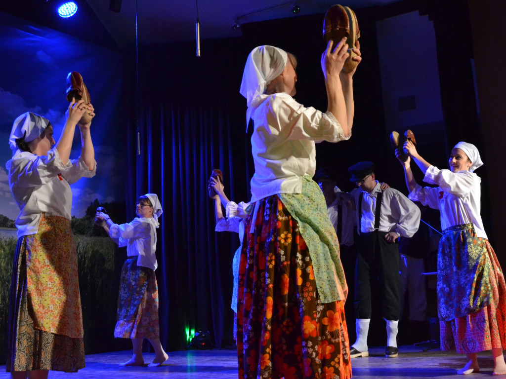 Kartuzy. Zespół Pieśni i Tańca 