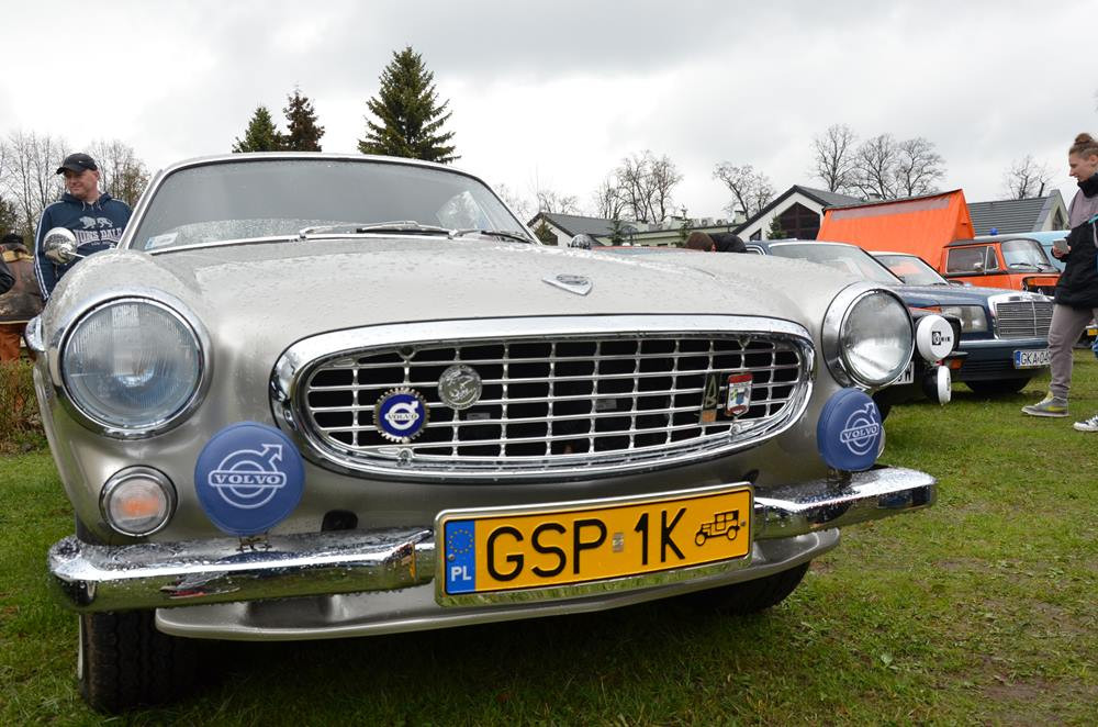 Kartuzy. Classówka dla miłośników motoryzacji. Było co podziwiać