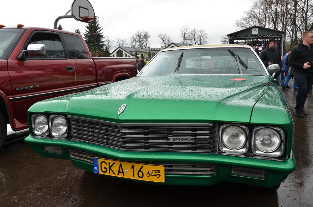 Kartuzy. Classówka dla miłośników motoryzacji. Było co podziwiać