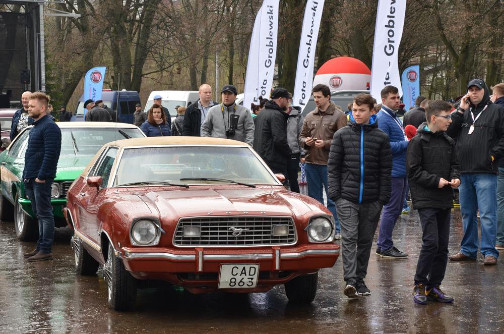 Kartuzy. Classówka dla miłośników motoryzacji. Było co podziwiać