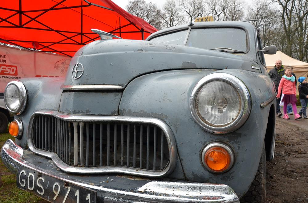 Kartuzy. Classówka dla miłośników motoryzacji. Było co podziwiać