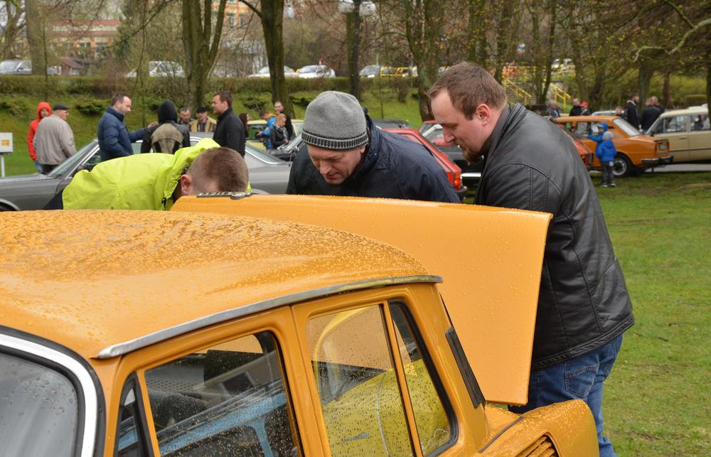 Kartuzy. Classówka dla miłośników motoryzacji. Było co podziwiać