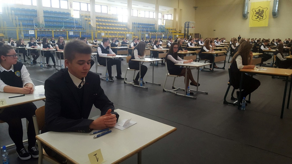 Powiat. 1567 gimnazjalistów rozpoczęło egzaminacyjny maraton