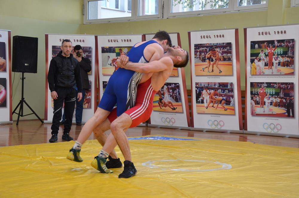 Widowiskowa prezentacja kartuskich zapaśników