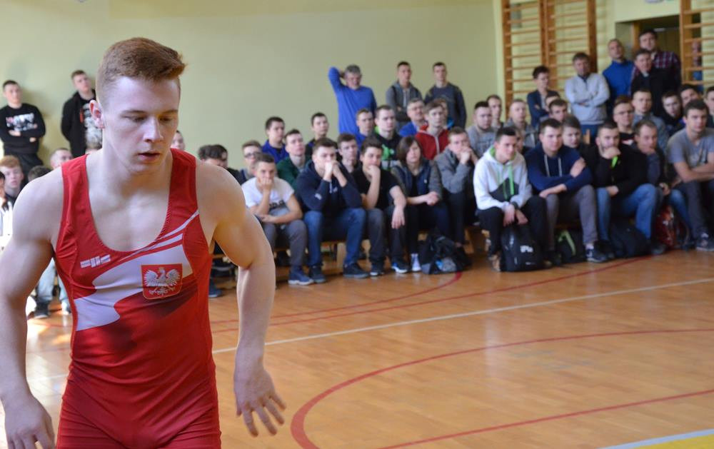 Widowiskowa prezentacja kartuskich zapaśników